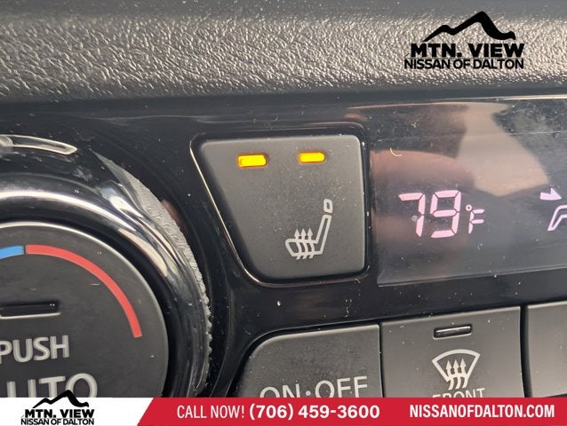 2022 Nissan Kicks SR