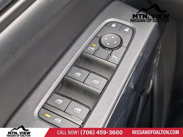 2025 Nissan Pathfinder S