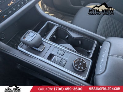 2022 Nissan Pathfinder SV