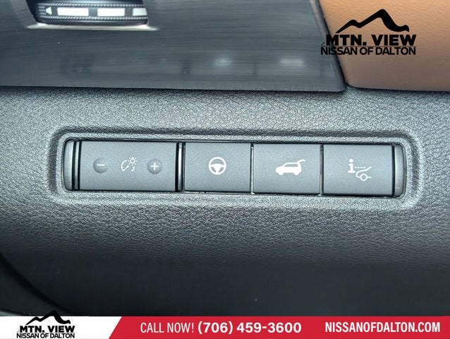 2025 Nissan Pathfinder Platinum