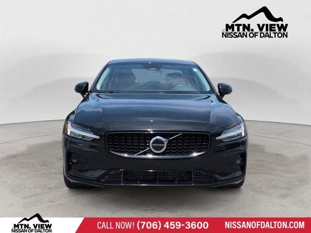 2024 Volvo S60 Core Dark Theme
