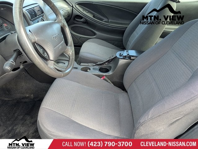 2003 Ford Mustang V6