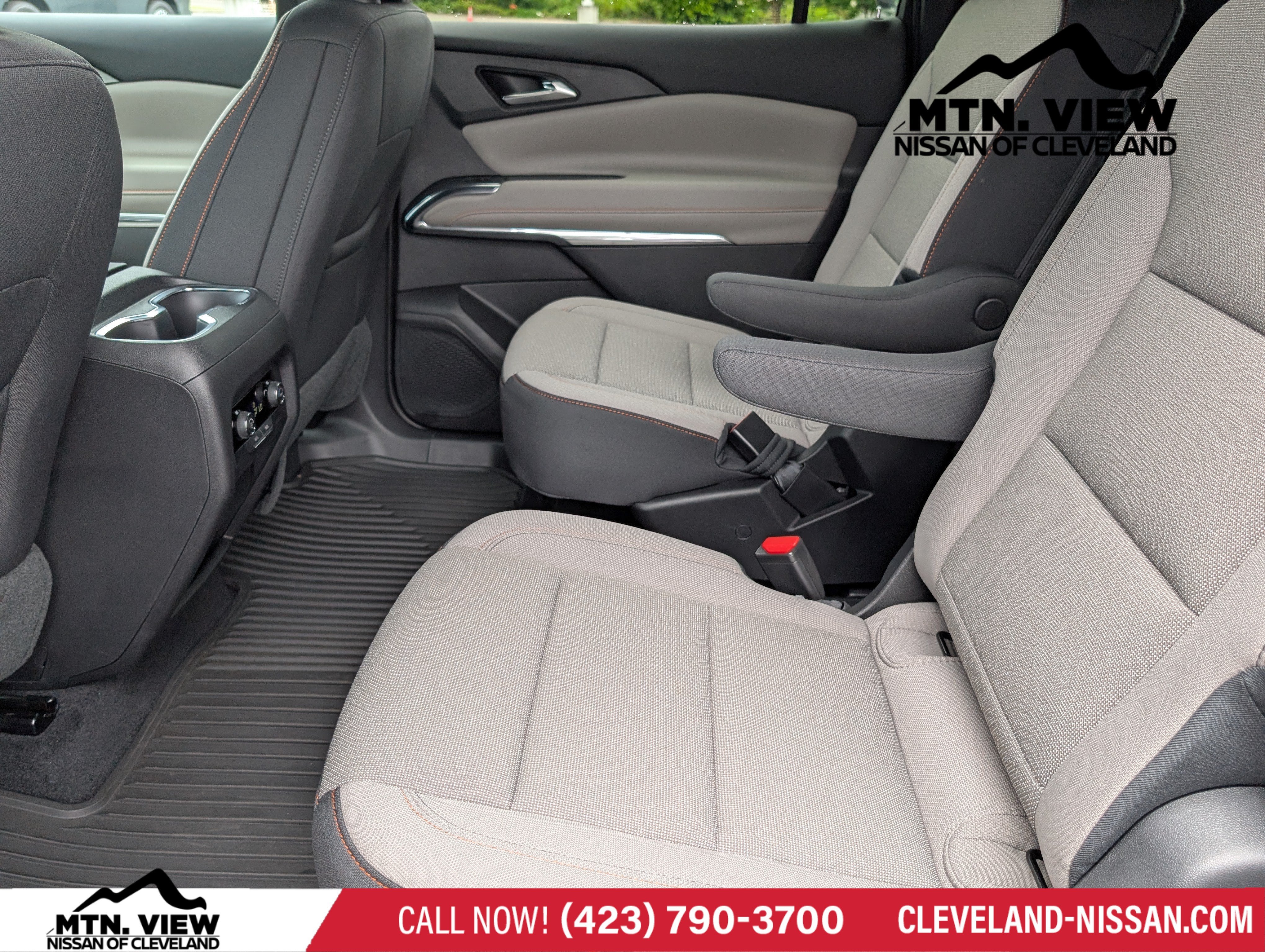 2025 Chevrolet Traverse FWD LT