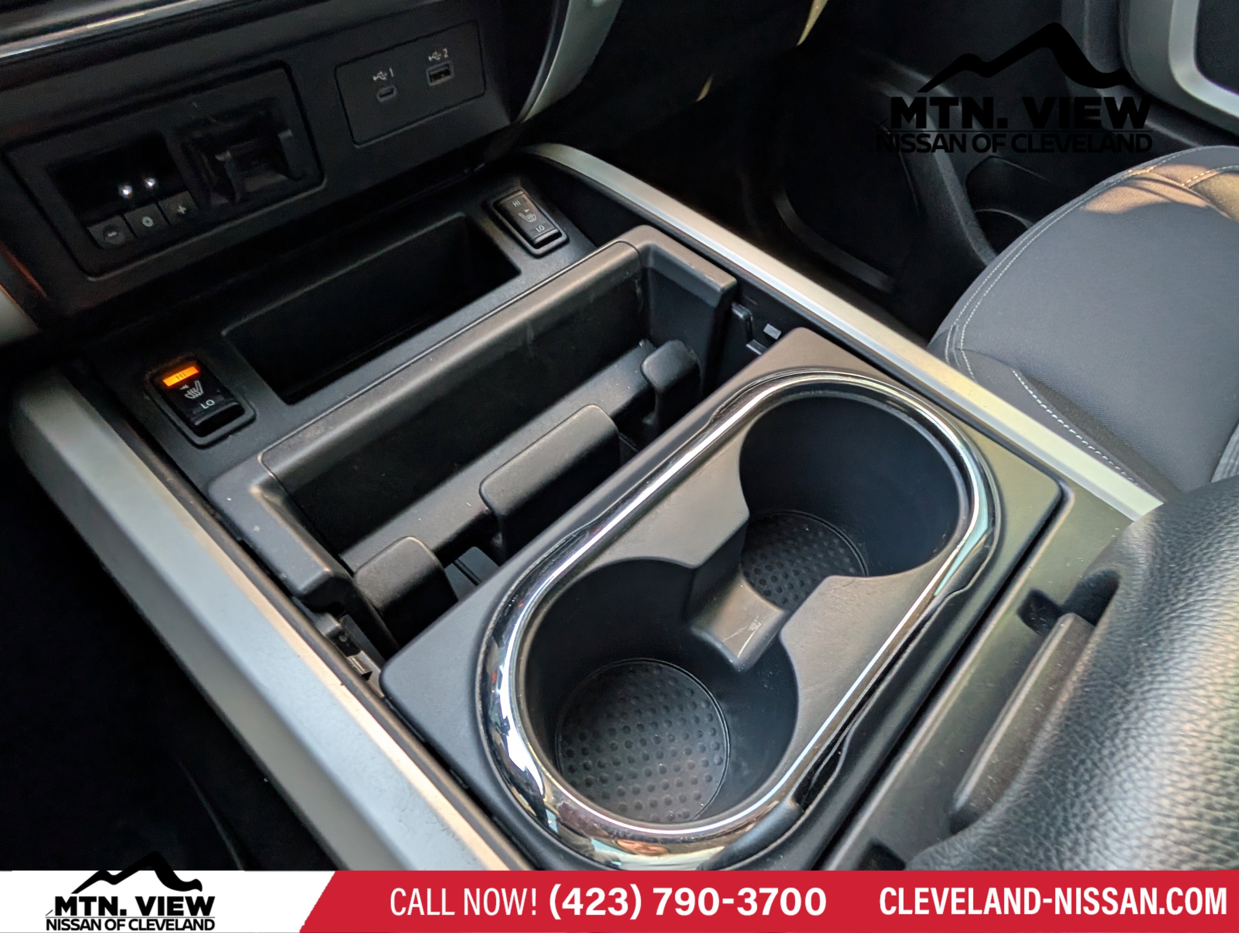 2020 Nissan Titan SV