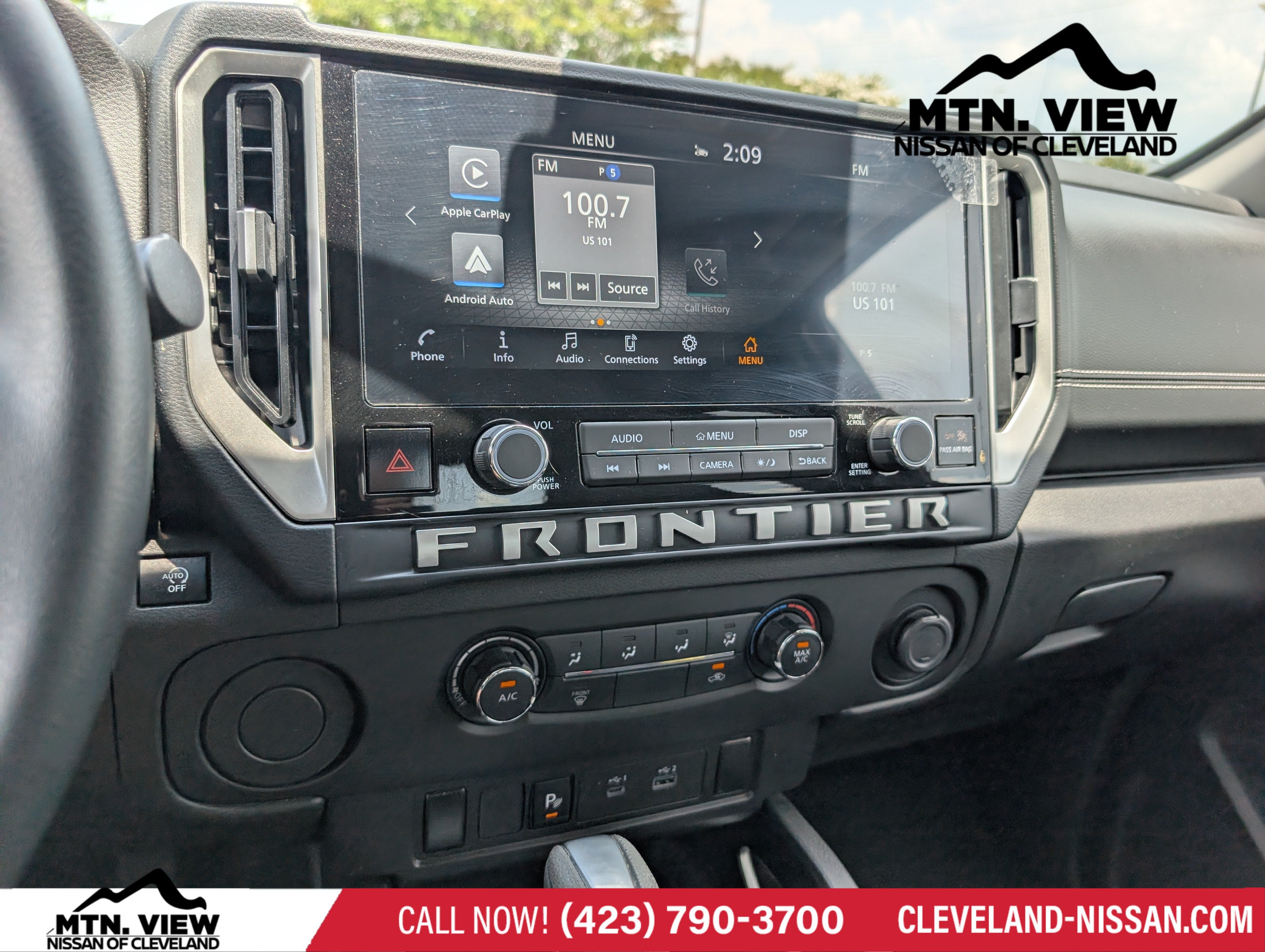 2025 Nissan Frontier SV