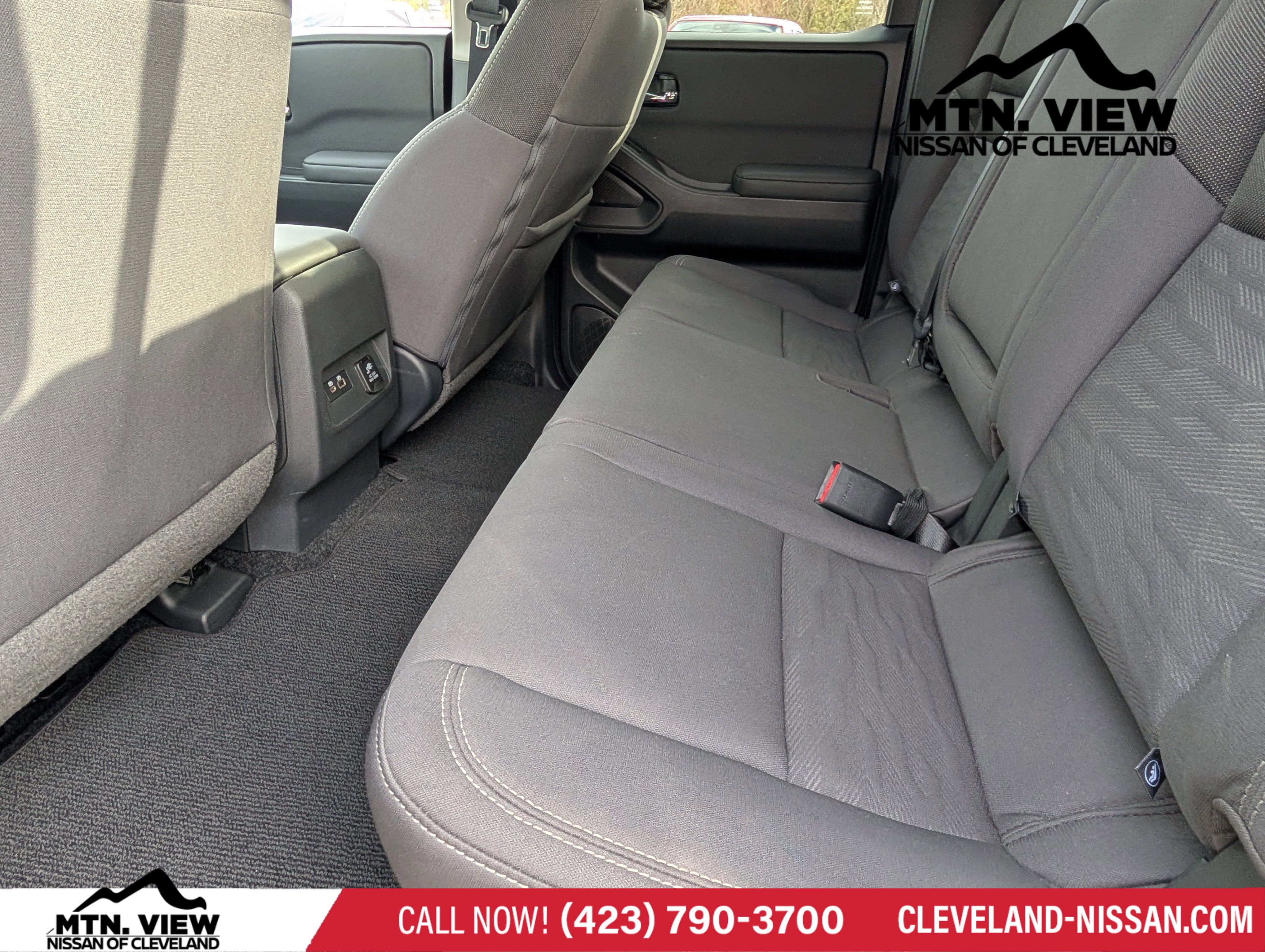 2024 Nissan Frontier SV