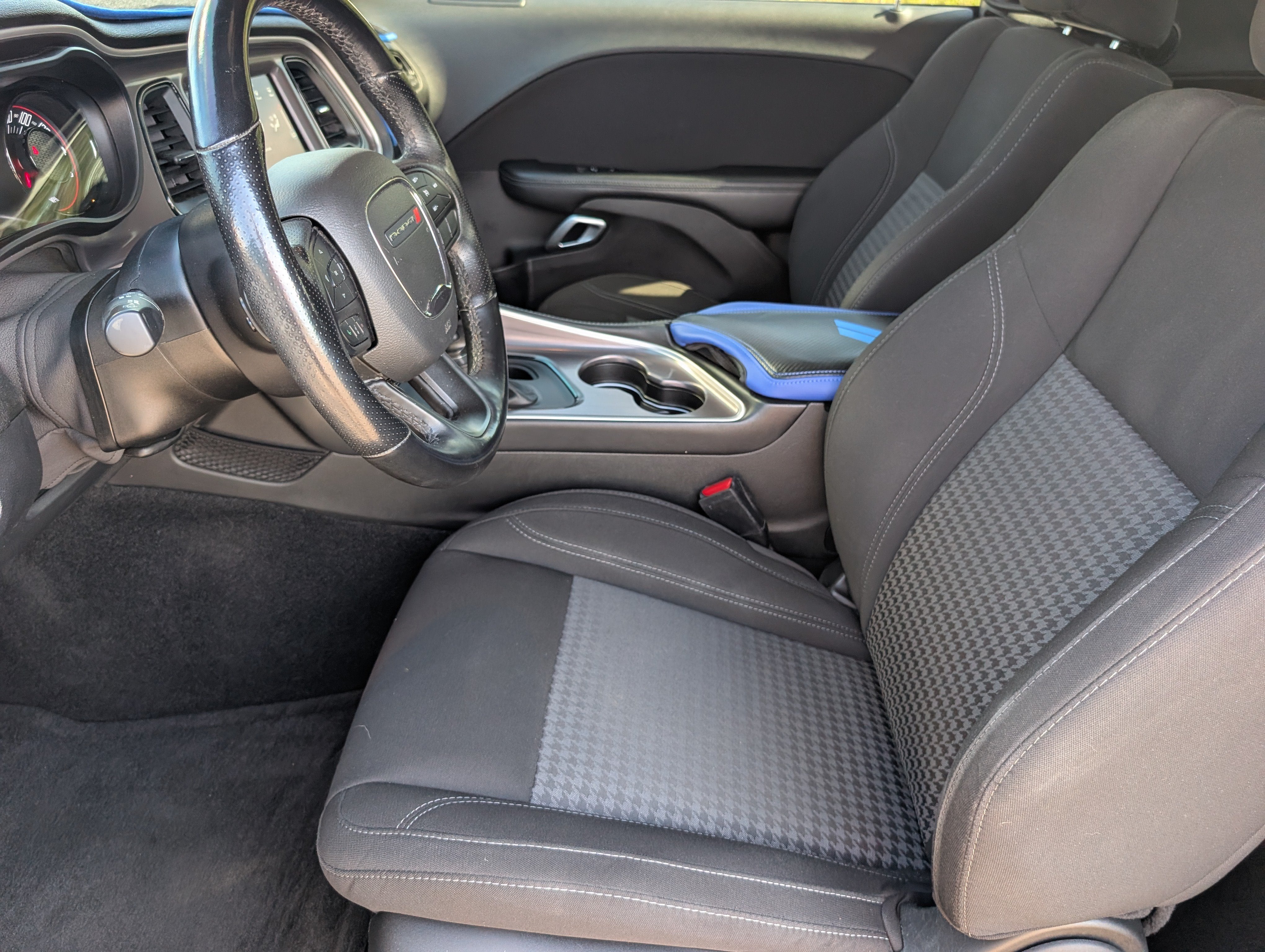 2022 Dodge Challenger SXT