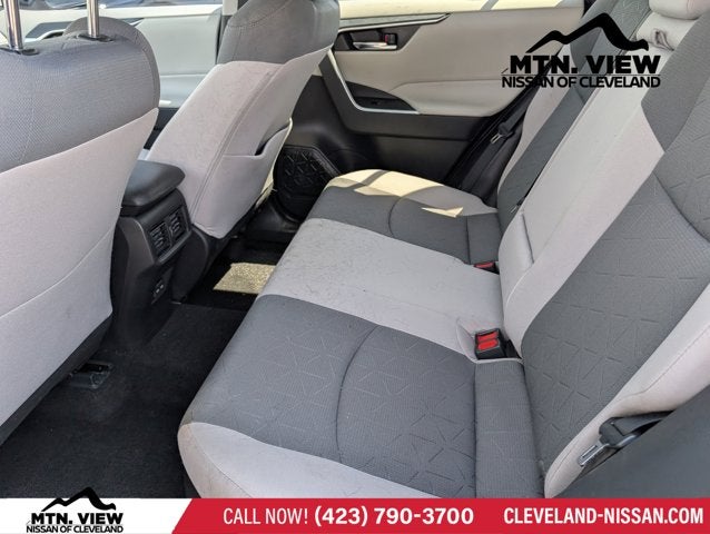 2022 Toyota RAV4 Hybrid XLE