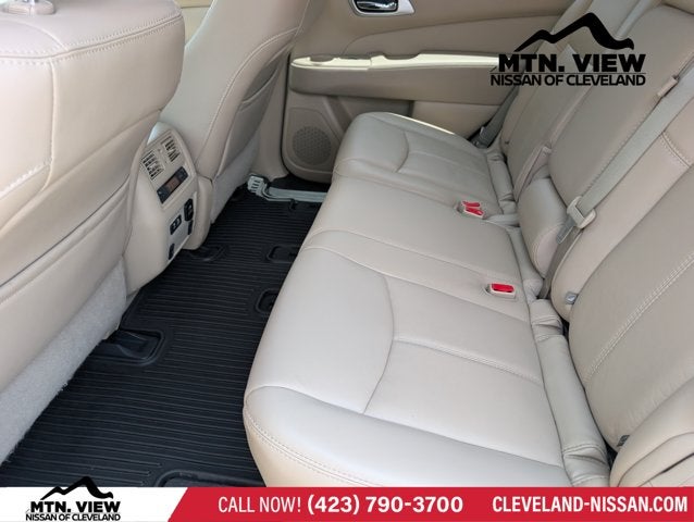 2019 Nissan Pathfinder SL