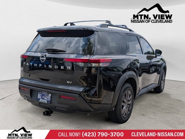 2022 Nissan Pathfinder SV