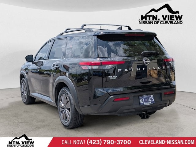 2022 Nissan Pathfinder SV