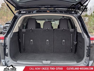 2024 Nissan Pathfinder SV