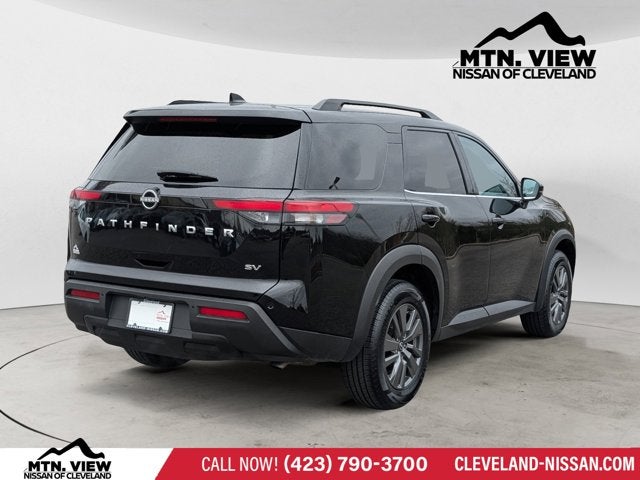 2024 Nissan Pathfinder SV