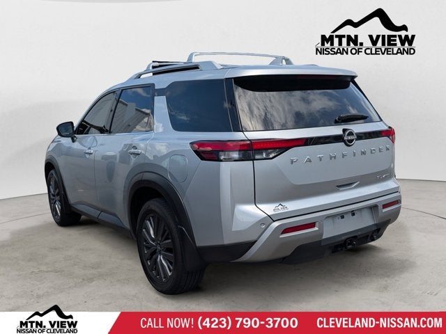 2025 Nissan Pathfinder SL