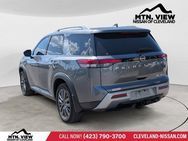 2022 Nissan Pathfinder SL