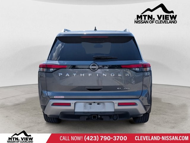 2022 Nissan Pathfinder SL