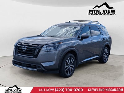 2025 Nissan Pathfinder Platinum