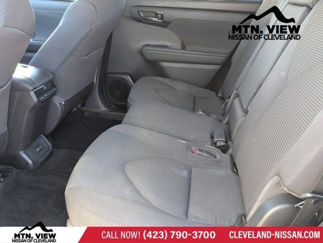 2022 Toyota Highlander LE