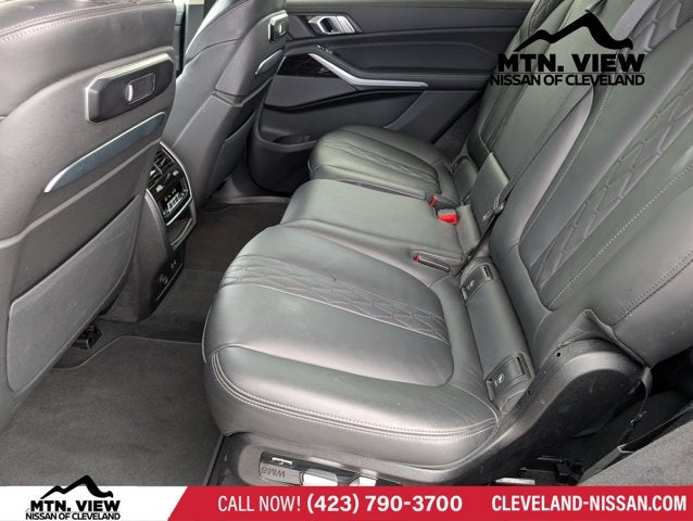 2025 BMW X7 xDrive40i