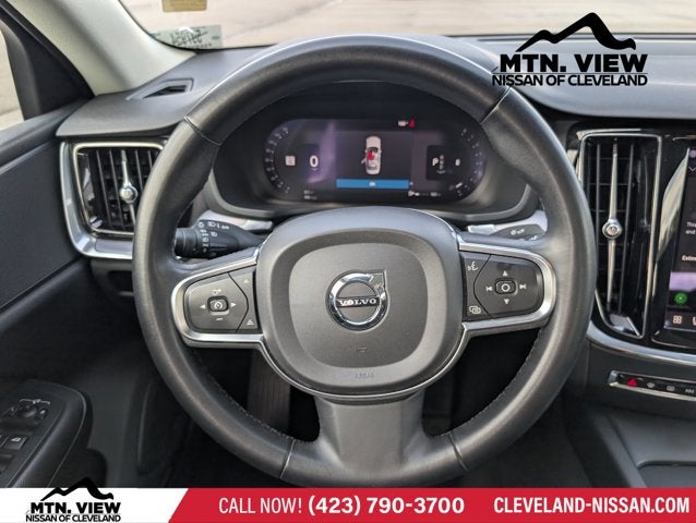 2024 Volvo S60 Core Dark Theme
