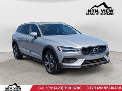 2025 Volvo V60 Cross Country Plus
