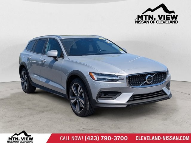 2025 Volvo V60 Cross Country Plus