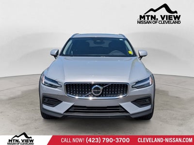 2025 Volvo V60 Cross Country Plus