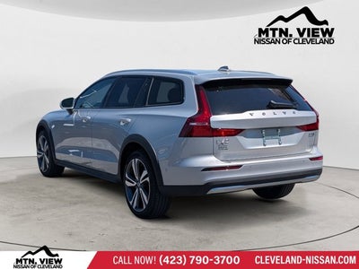 2025 Volvo V60 Cross Country Plus