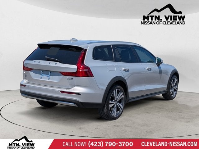 2025 Volvo V60 Cross Country Plus
