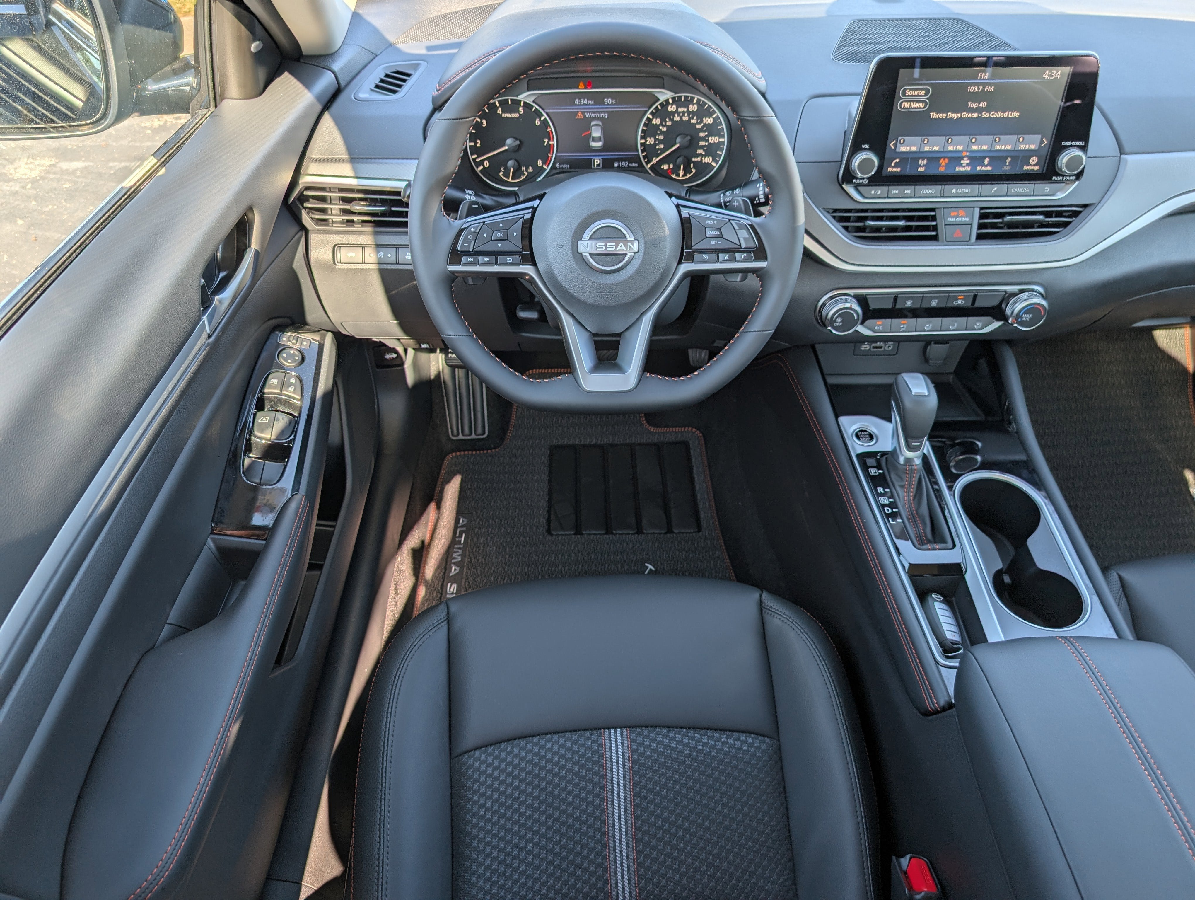 2025 Nissan Altima SR