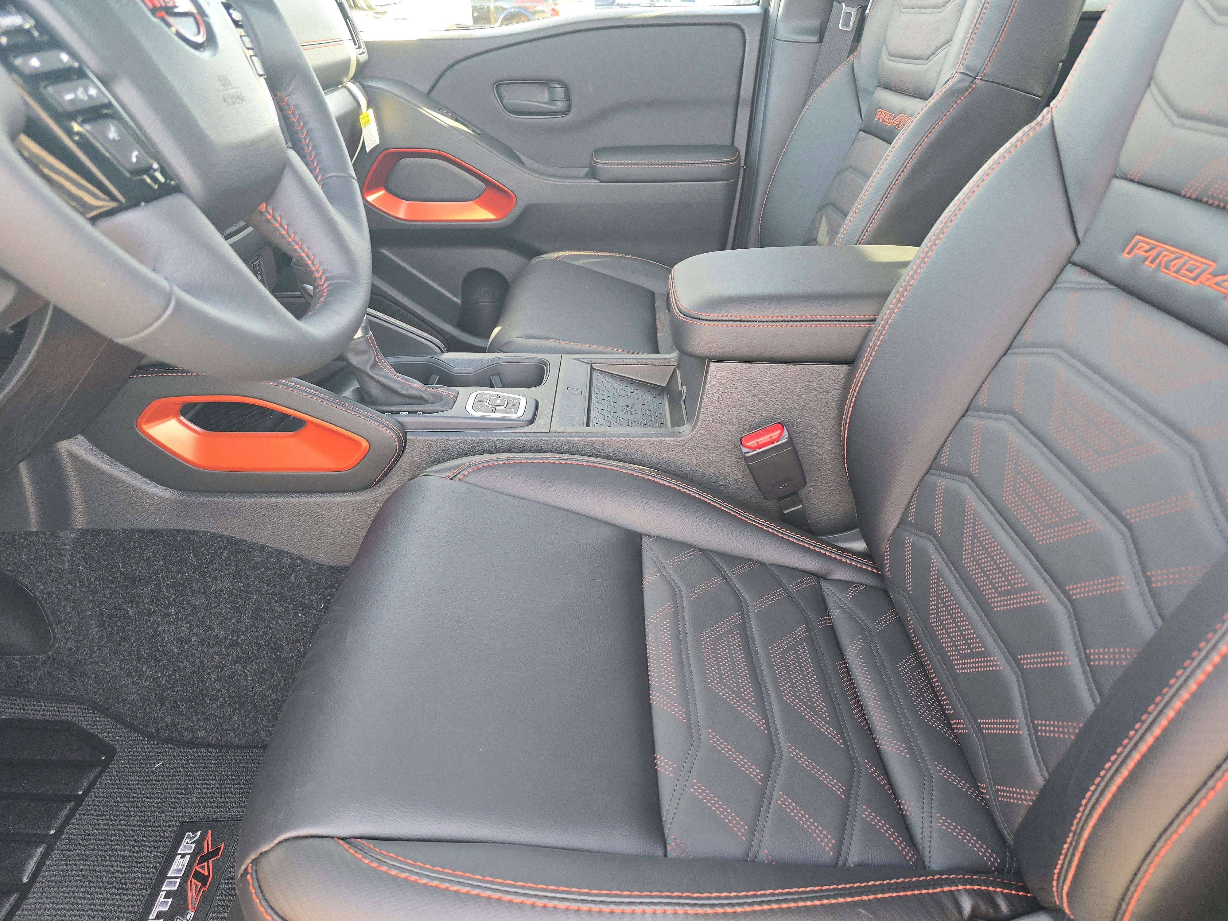 2026 Nissan Frontier PRO-4X w/R Package