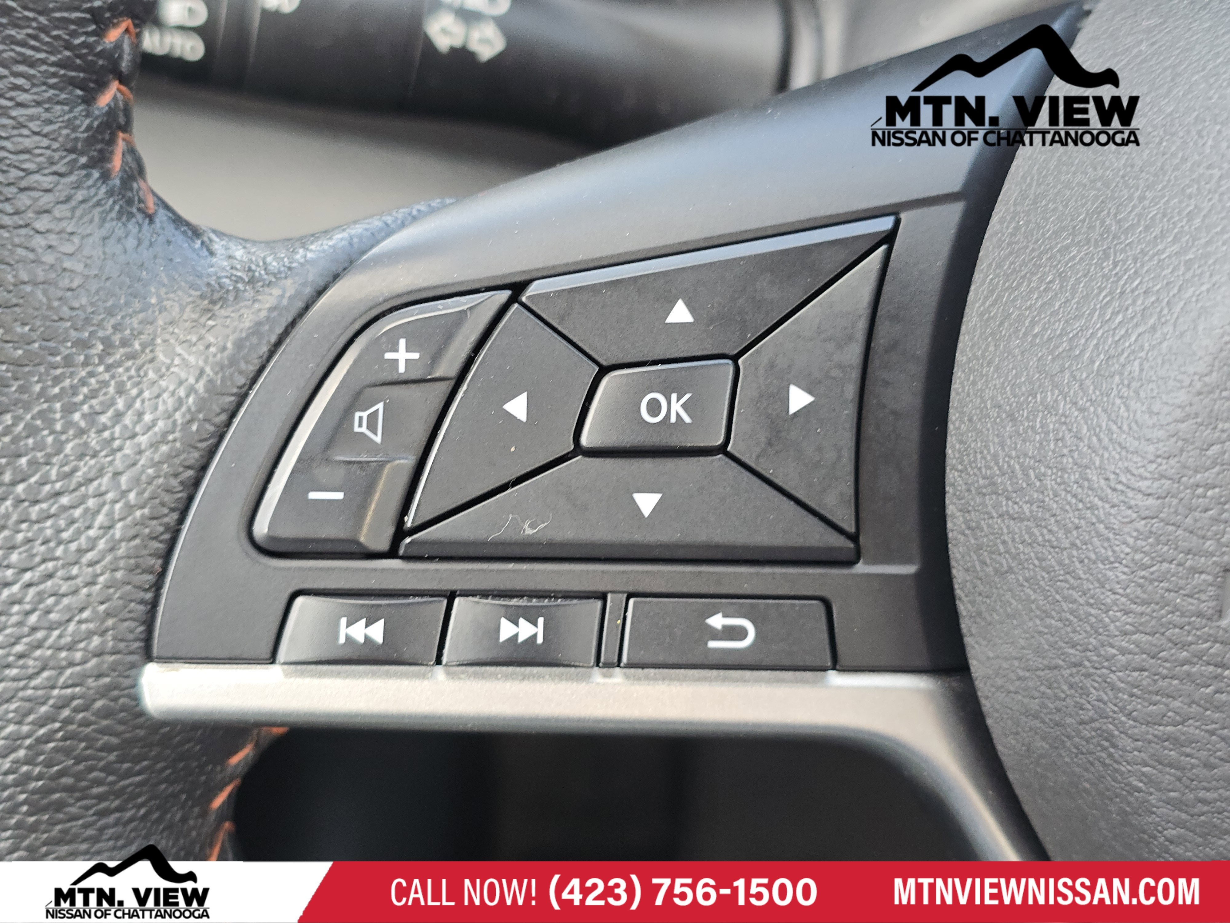 2022 Nissan Kicks SR