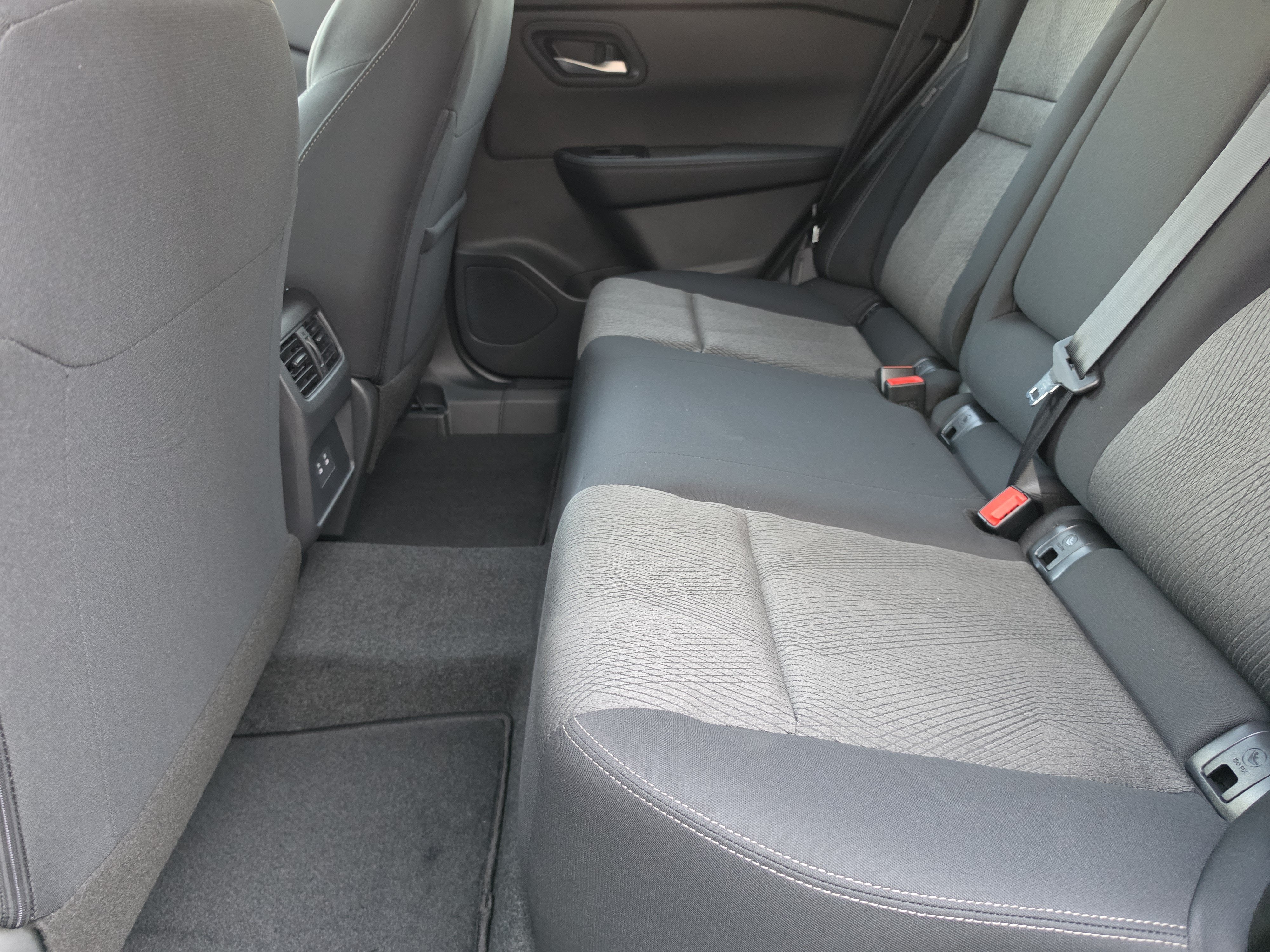 2027 Nissan Rogue SV