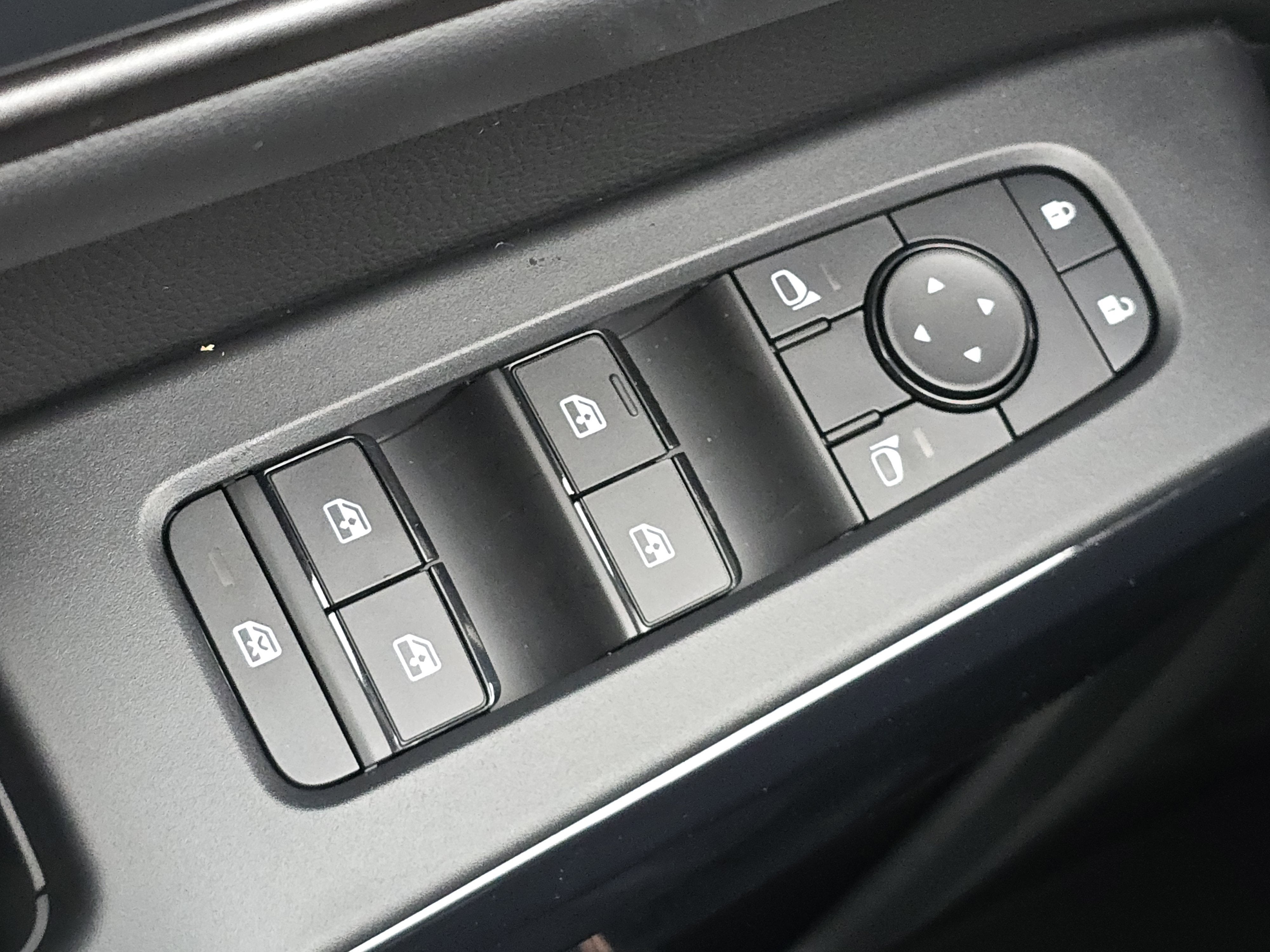 2026 Nissan Pathfinder S