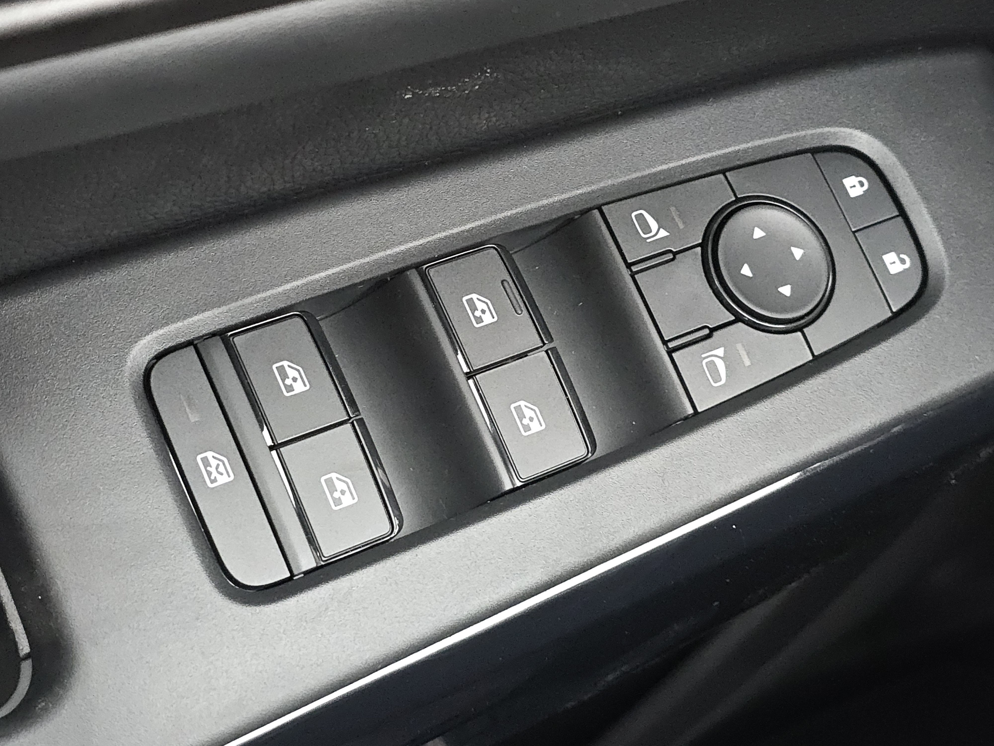 2026 Nissan Pathfinder S