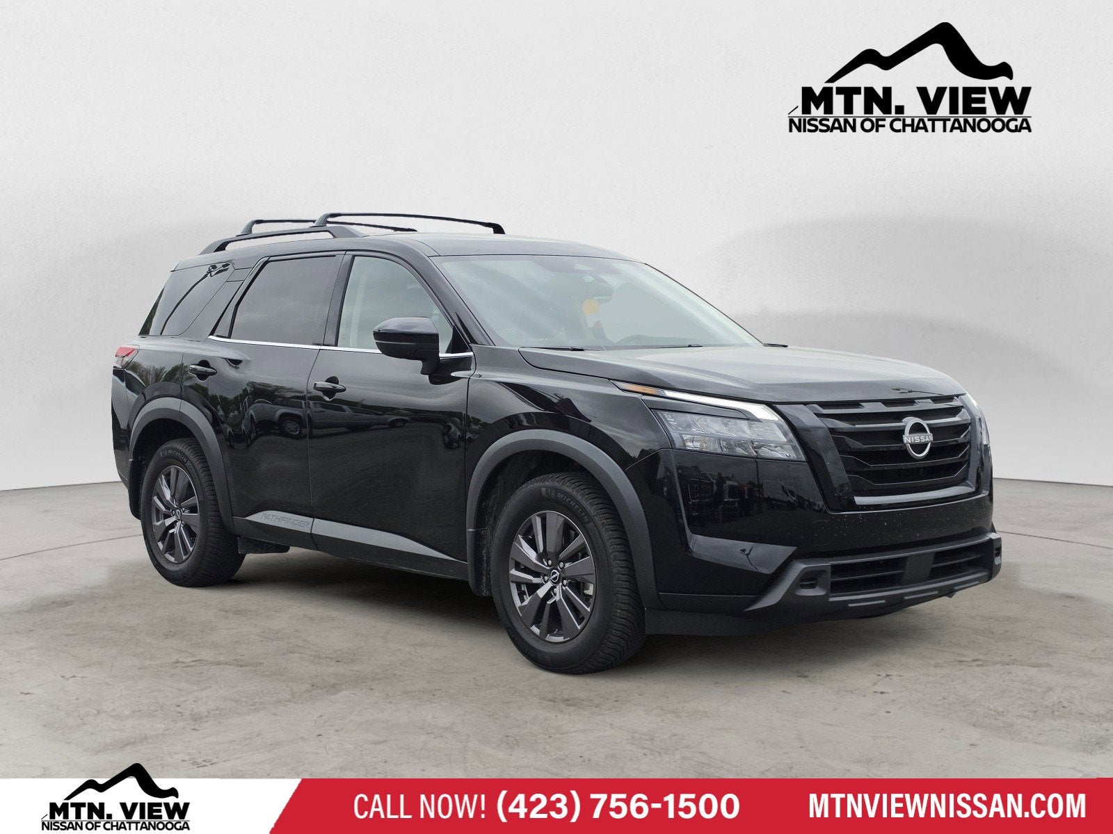 2023 Nissan Pathfinder SV