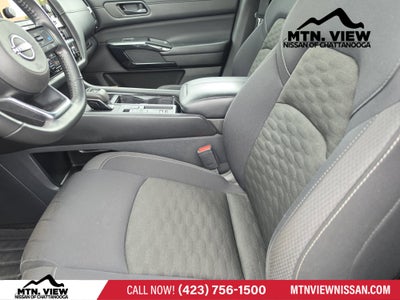 2023 Nissan Pathfinder SV