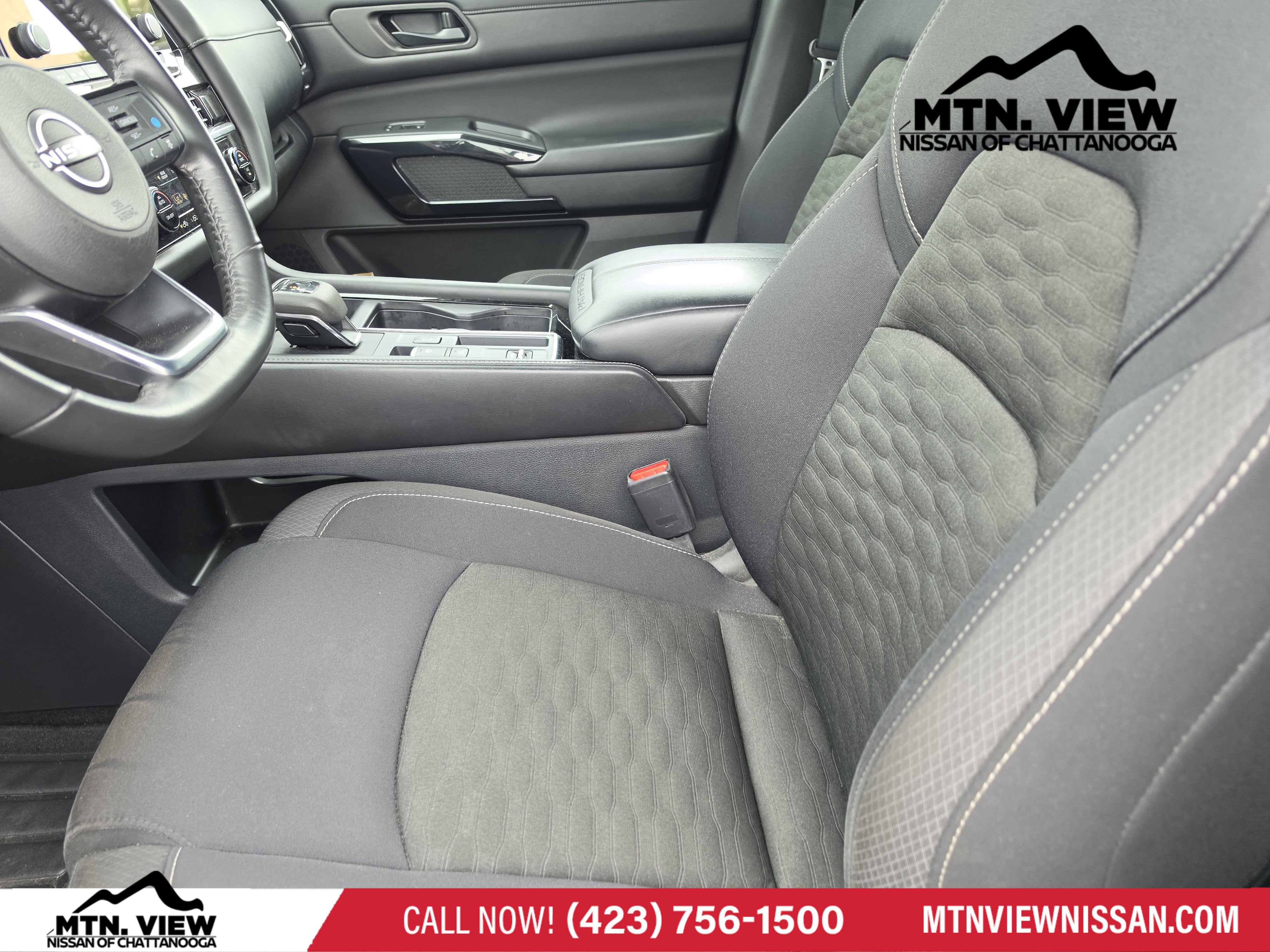 2023 Nissan Pathfinder SV