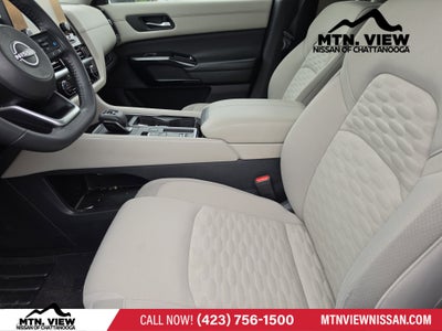 2022 Nissan Pathfinder SV