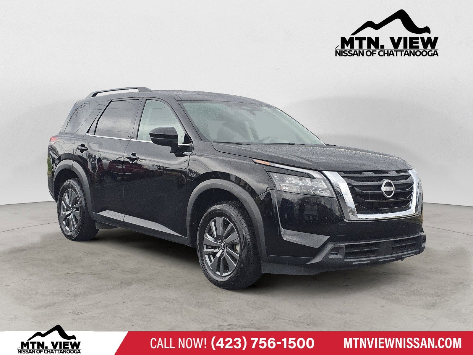 2024 Nissan Pathfinder SV