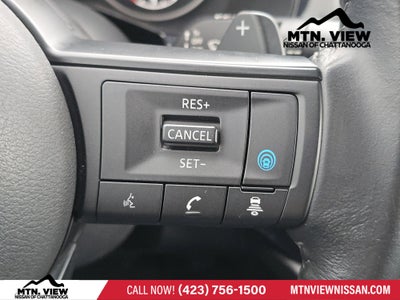 2024 Nissan Pathfinder SV