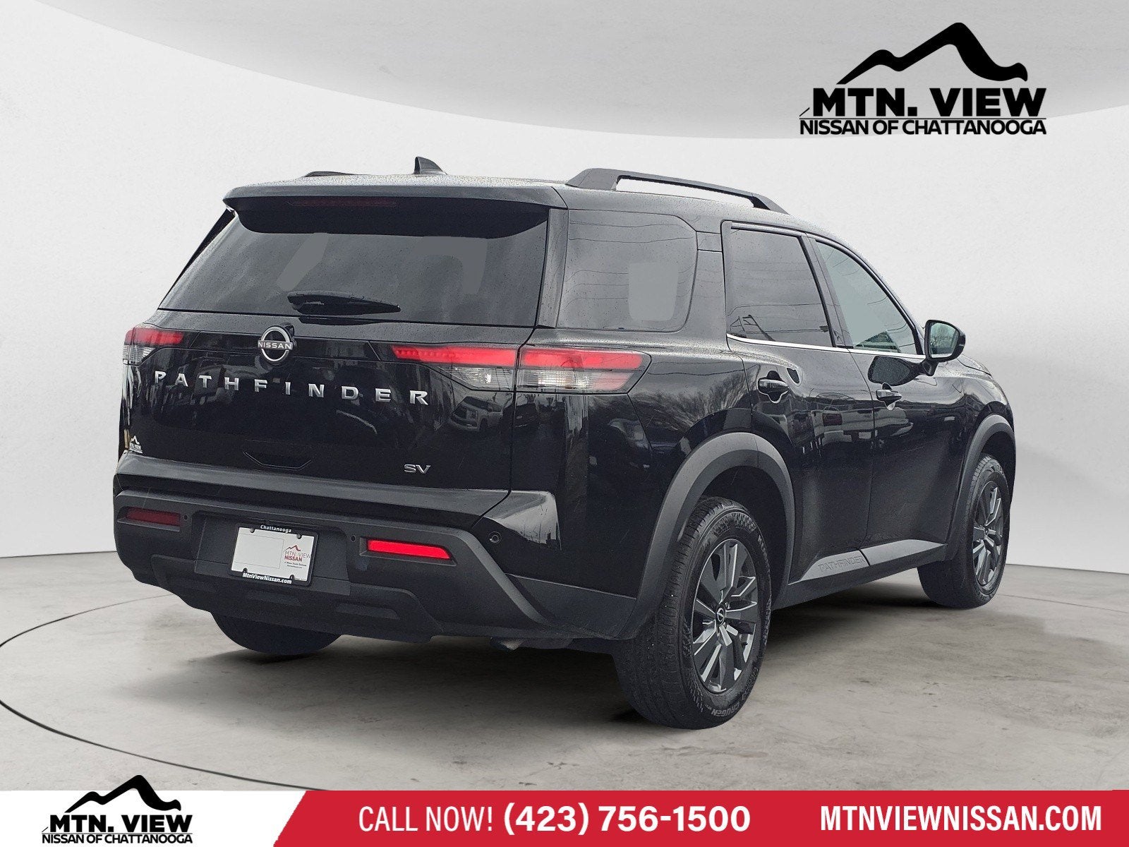 2024 Nissan Pathfinder SV