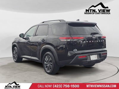 2024 Nissan Pathfinder SV