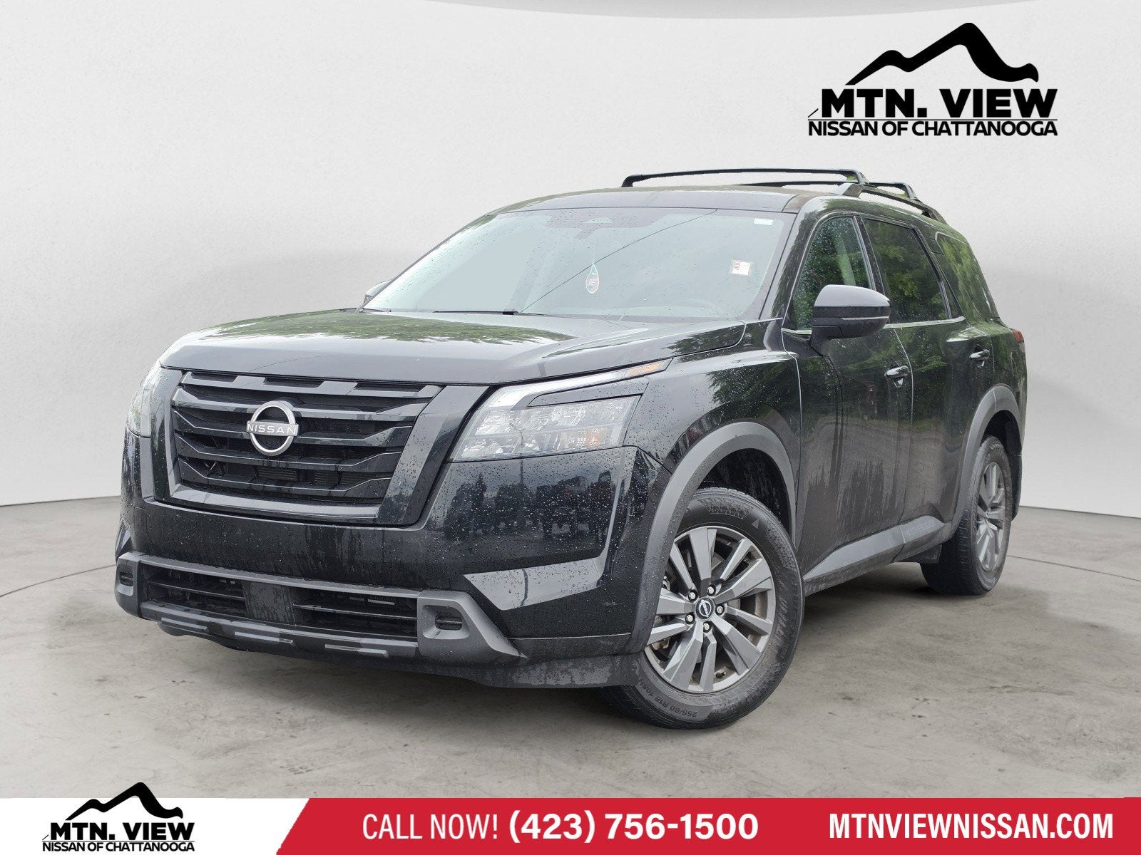 2023 Nissan Pathfinder SV
