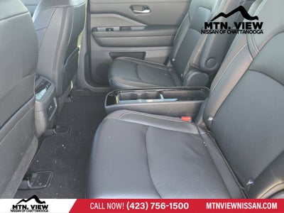 2024 Nissan Pathfinder SL