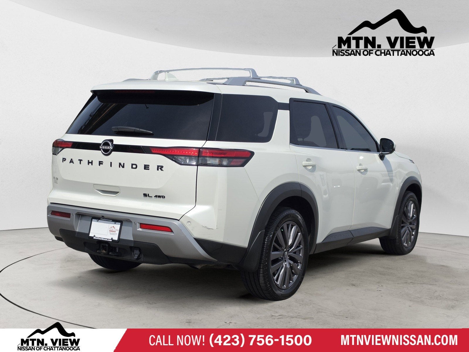 2023 Nissan Pathfinder SL