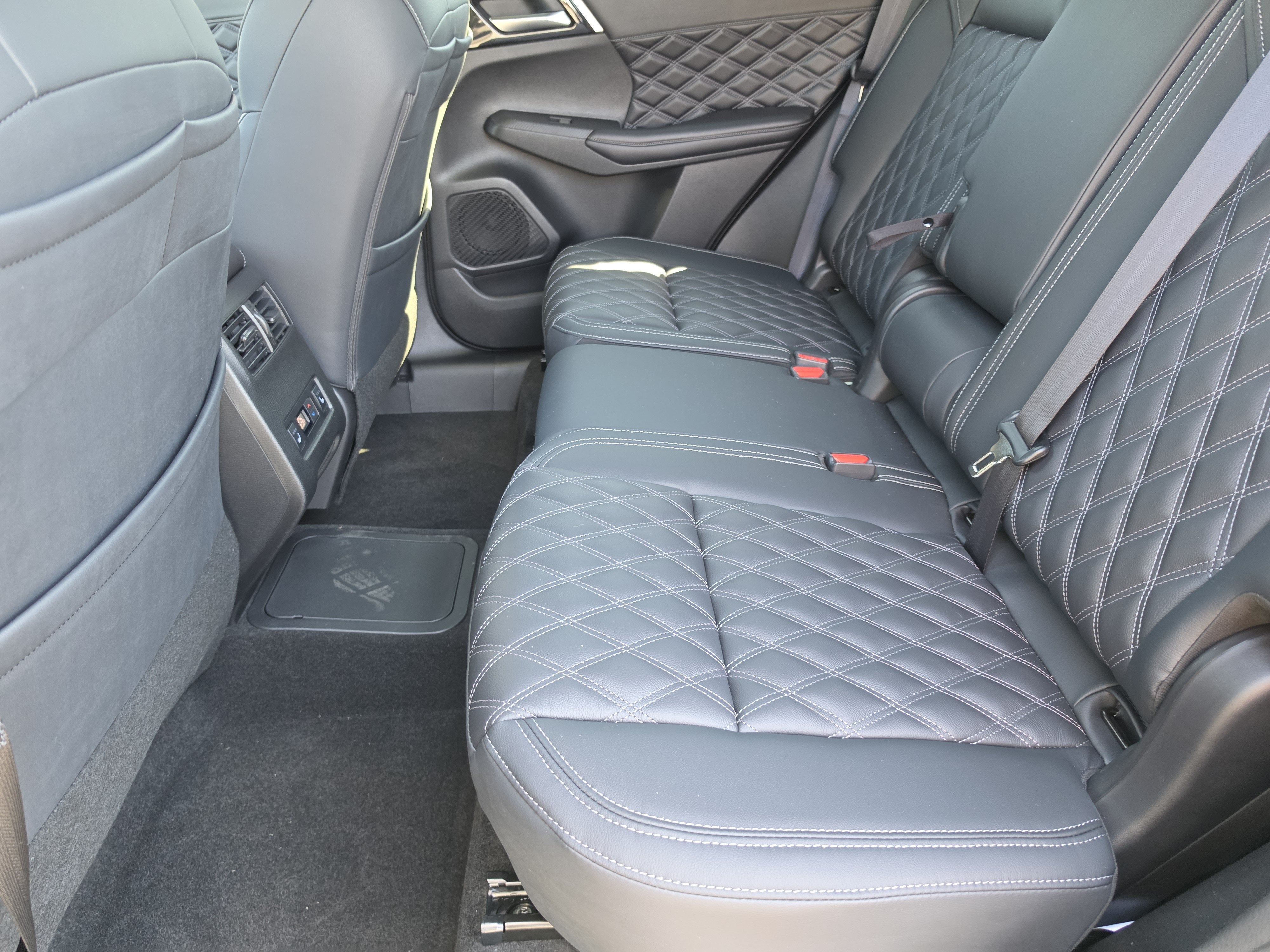 2026 Nissan Rogue Plug-In Hybrid Platinum