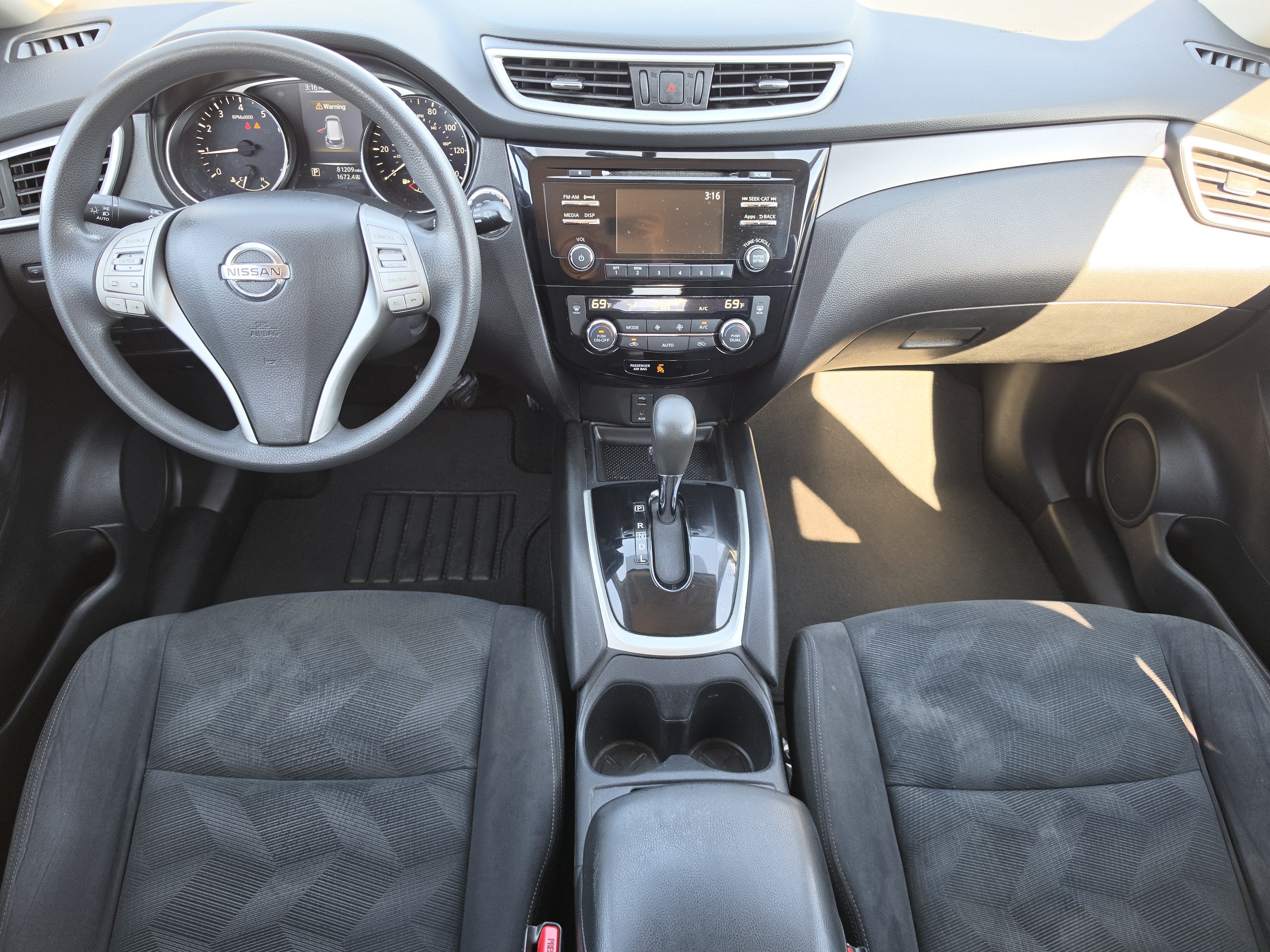 2016 Nissan Rogue SV