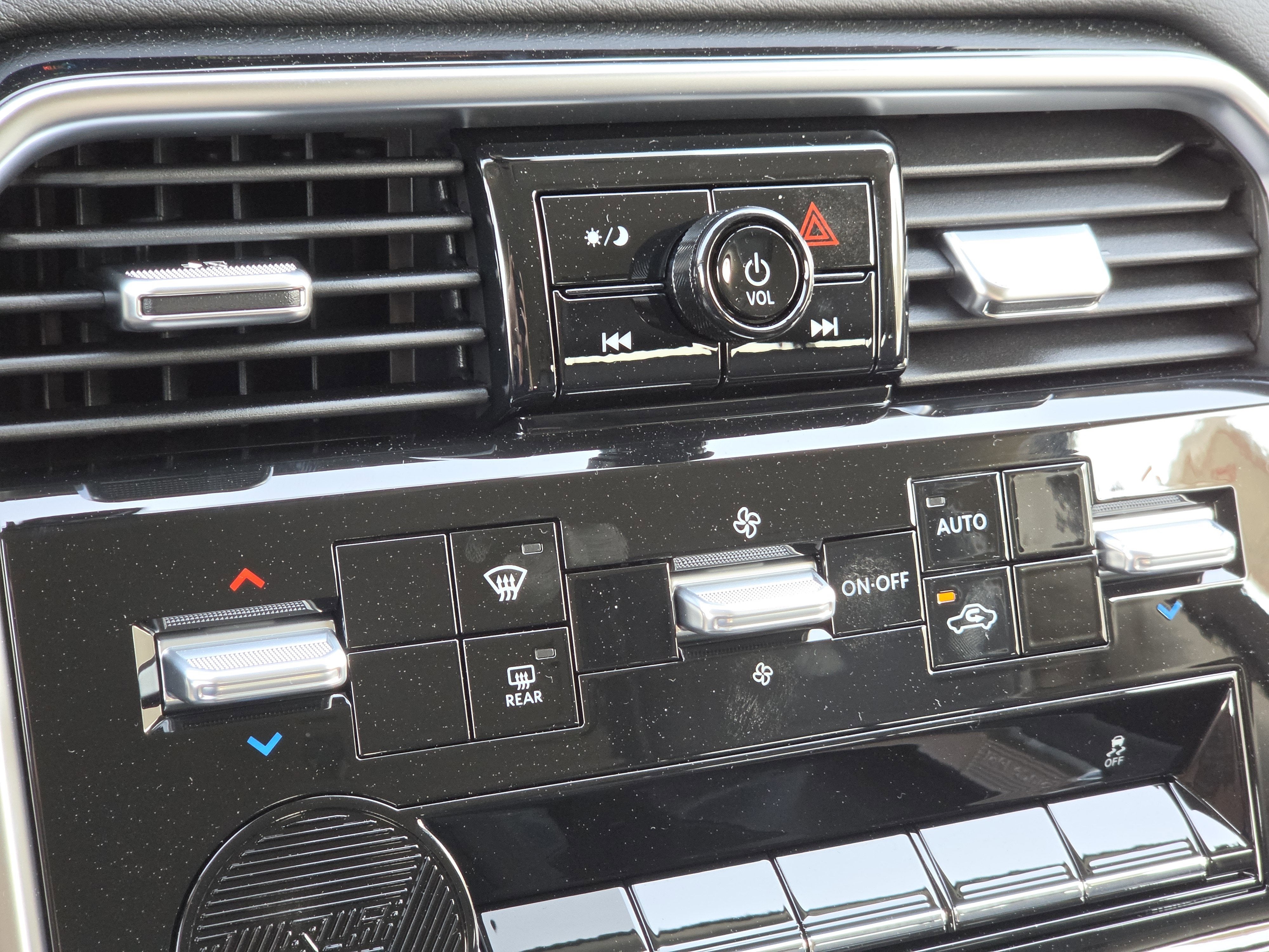 2026 Nissan Armada SV