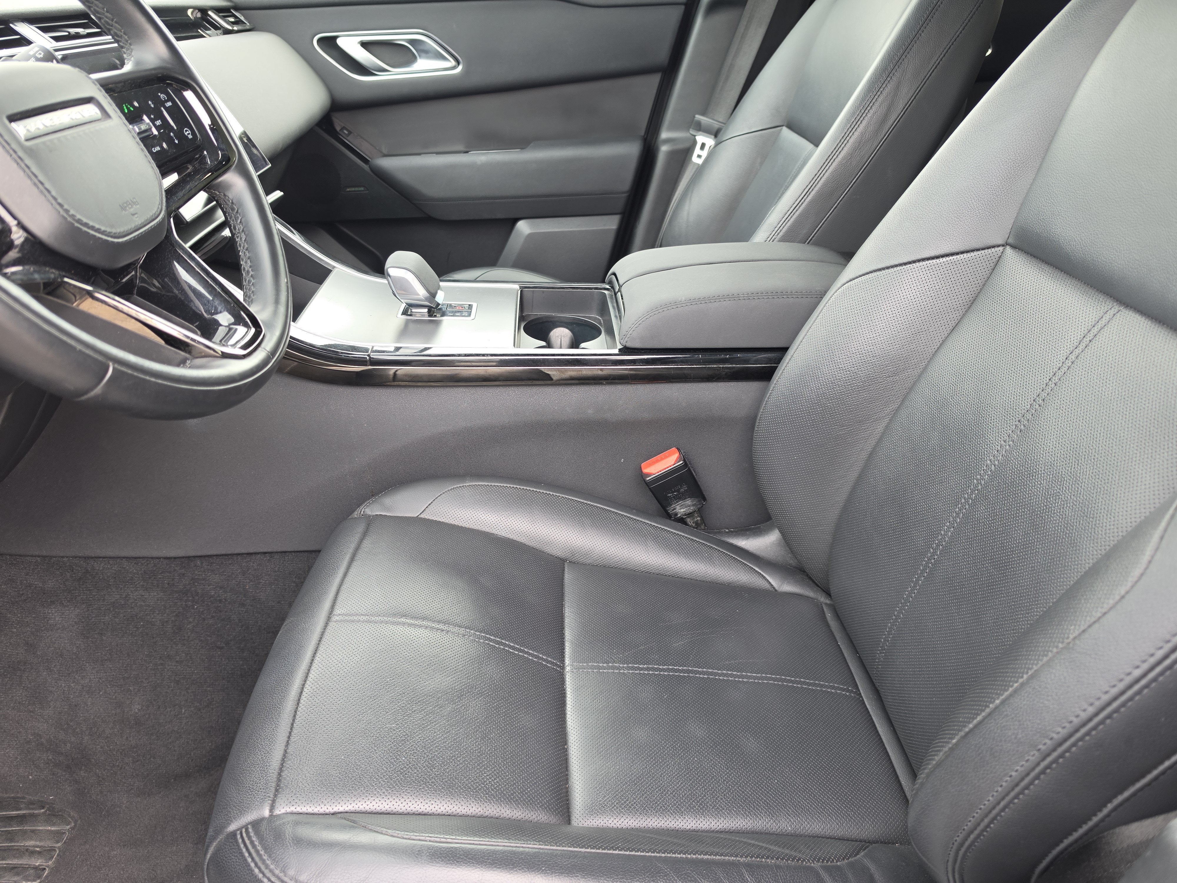 2025 Land Rover Range Rover Velar Dynamic SE